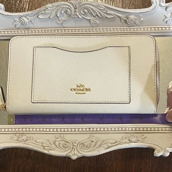 Coach Accordion White Refined Pebble Leather Zip Around Wallet - Picture 15 of 15